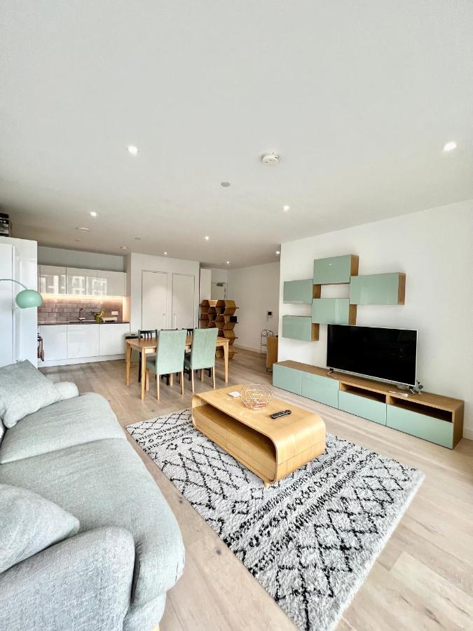 Luxury 2 Bedroom 2 Bathroom Apartment - London City Airport Exterior foto