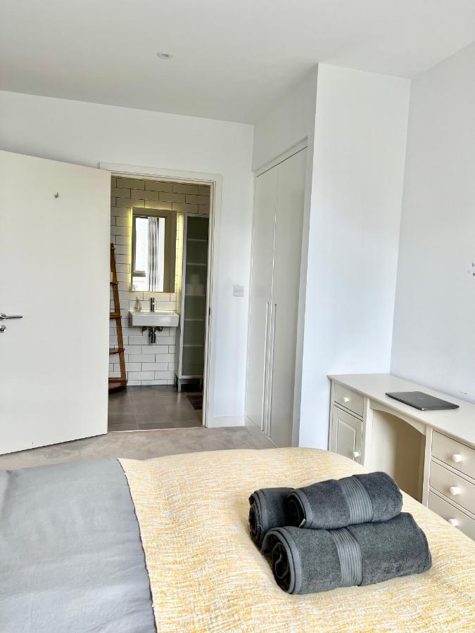 Luxury 2 Bedroom 2 Bathroom Apartment - London City Airport Exterior foto