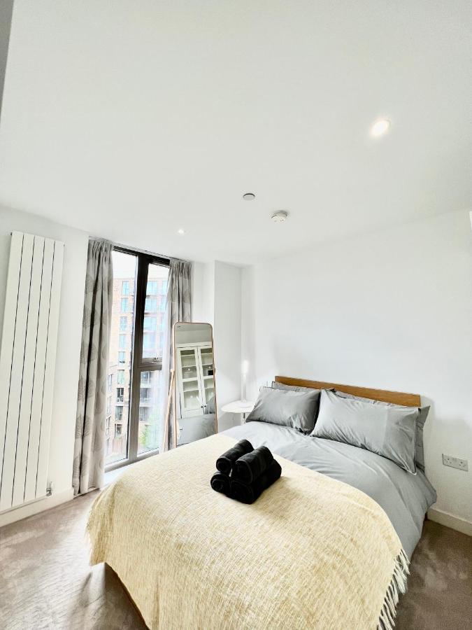 Luxury 2 Bedroom 2 Bathroom Apartment - London City Airport Exterior foto