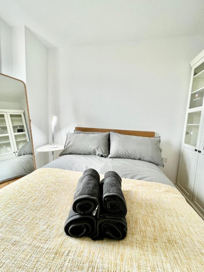 Luxury 2 Bedroom 2 Bathroom Apartment - London City Airport Exterior foto